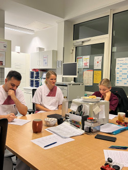 06:00 Uhr Besprechung zur Dienstübergabe | © Kliniken Beelitz